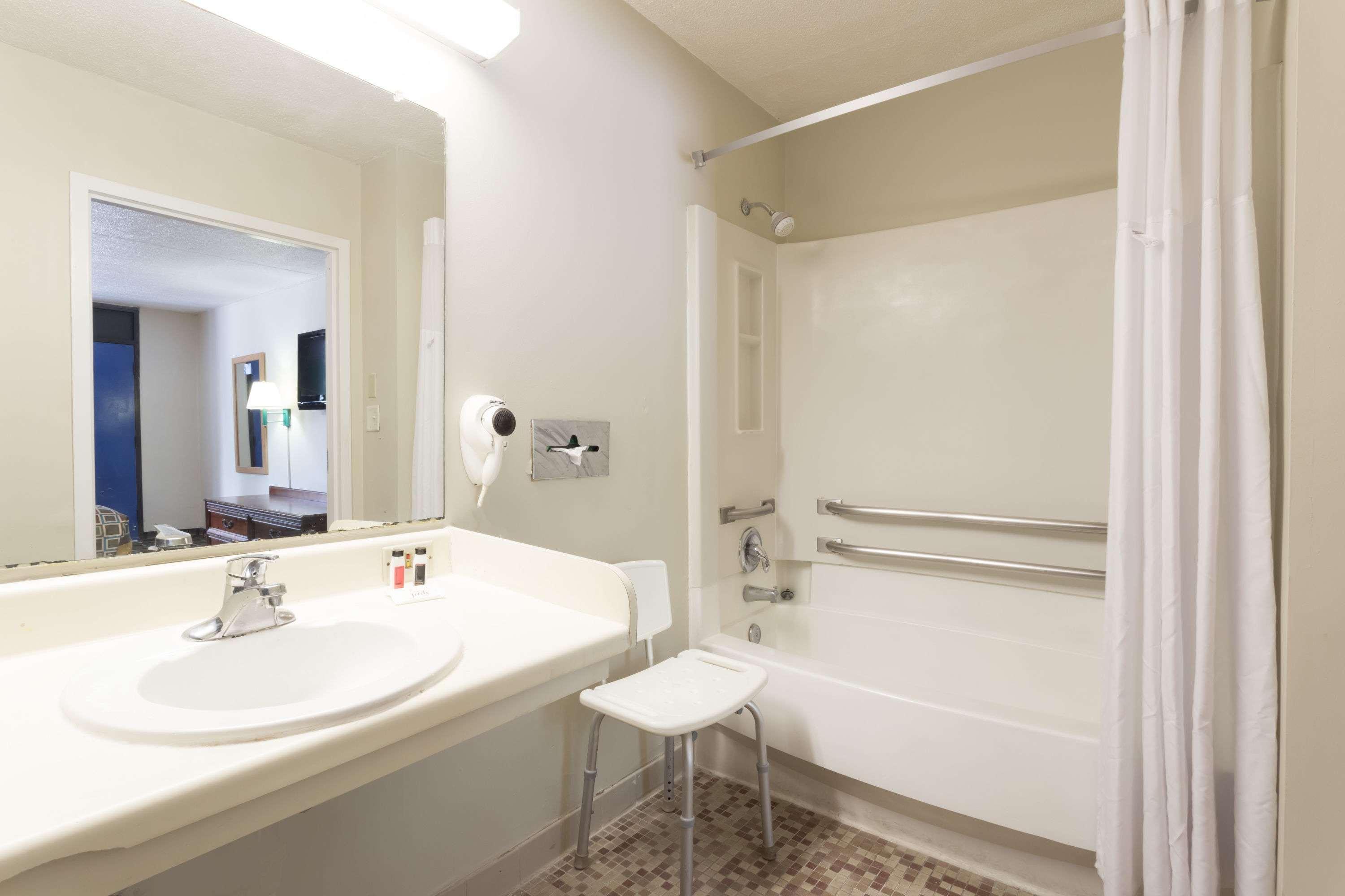 Hotel Travelodge By Wyndham Savannah Area/richmond Hill